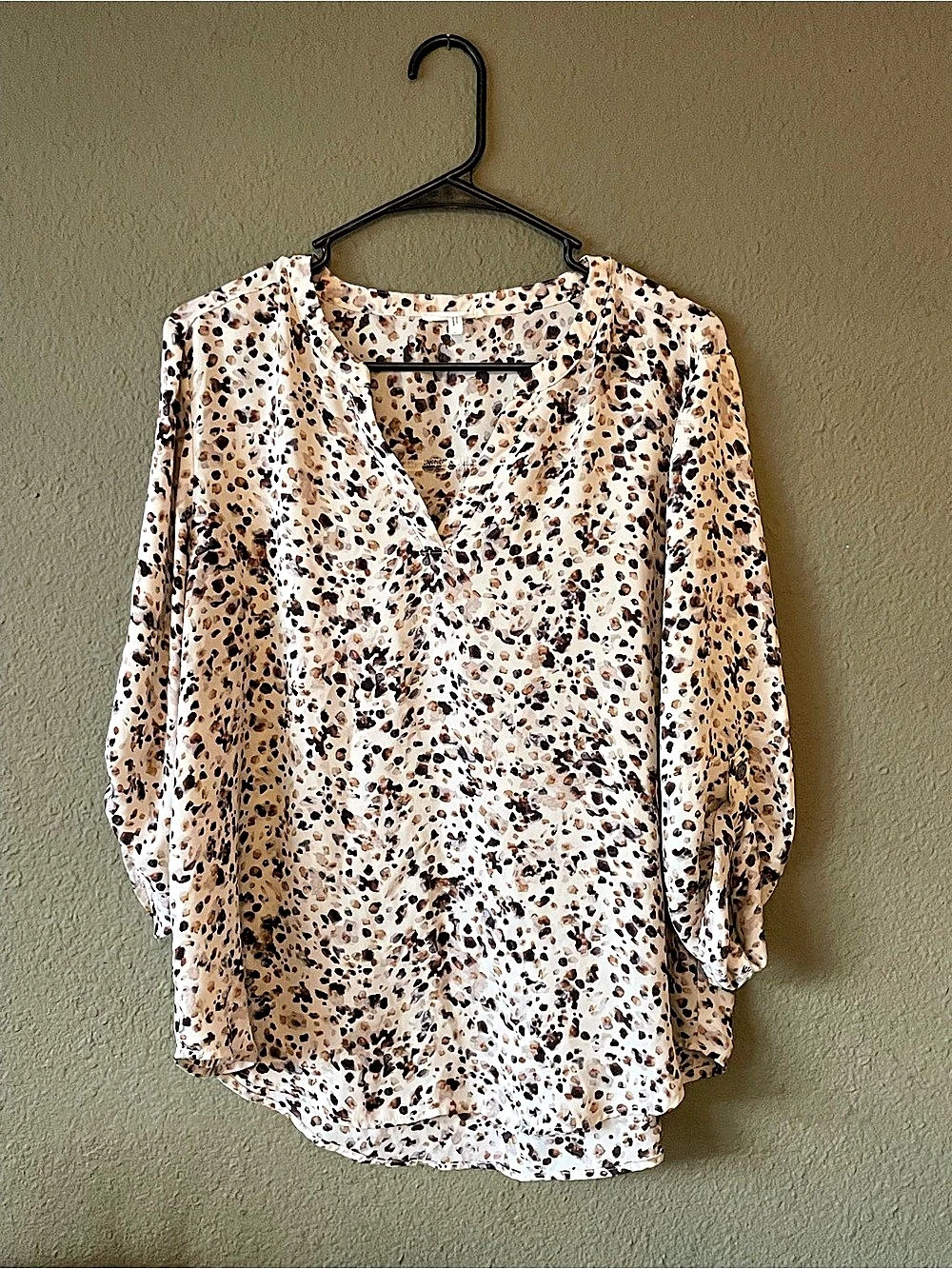 maurices Animal Print Blouse in White & Brown Size Large Like New